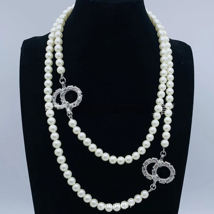 Hot 2025 New Pearl Luxury Necklace Letters Romantic Love Pendant Shows Sweet Breath Suitable for Gifts