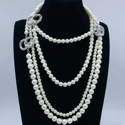 Hot 2025 New Pearl Luxury Necklace Letters Romantic Love Pendant Shows Sweet Breath Suitable for Gifts