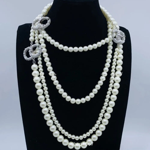 Hot 2025 New Pearl Luxury Necklace Letters Romantic Love Pendant Shows Sweet Breath Suitable for Gifts