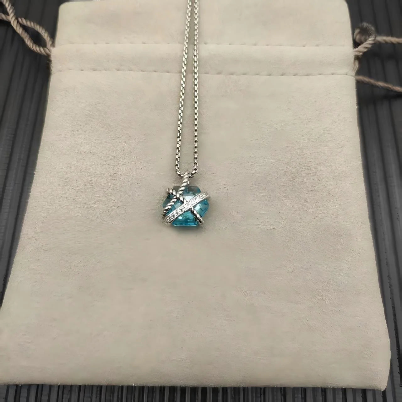 2025 New High-Quality Christmas Elegant and Simple Hexagonal Diamond Stud Earrings and Necklace Set - Valentine's Day Gift