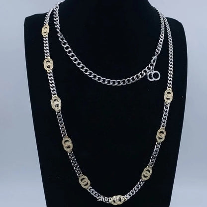 Hot 2025 New Pearl Luxury Necklace Letters Romantic Love Pendant Shows Sweet Breath Suitable for Gifts